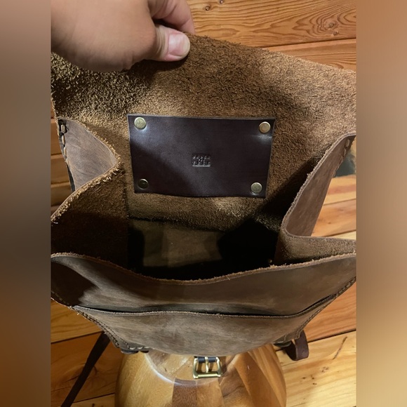 Handmade buffalo leather backpack with real brass hardware - Picture 4 of 4